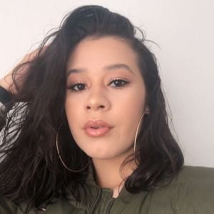 Meet your Posher, Paola